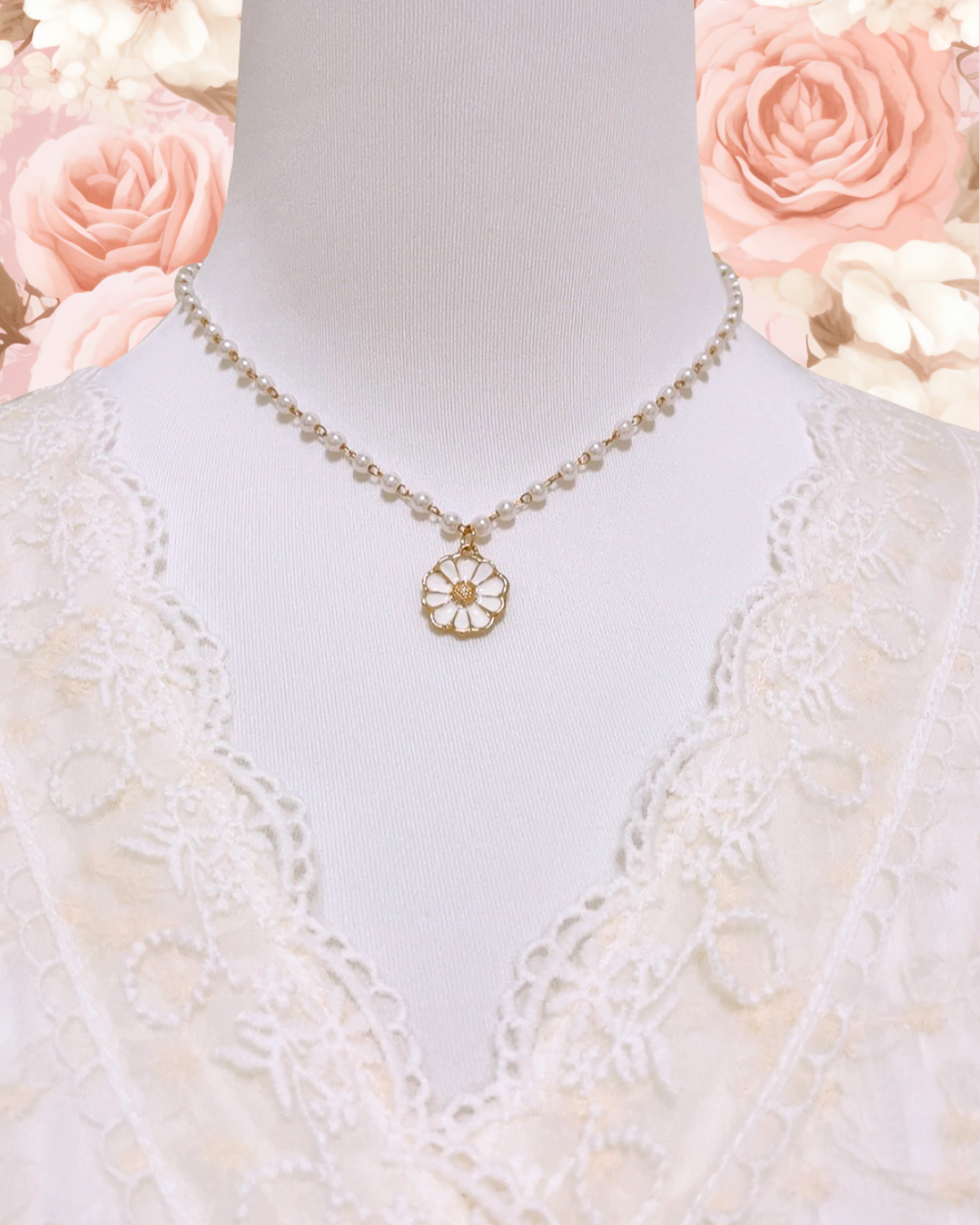 DAISY Pearl Necklace - White