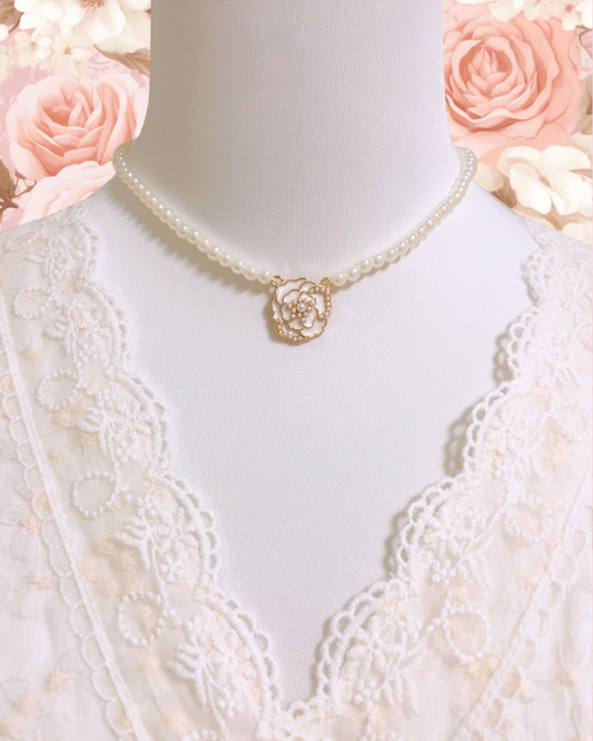 CAMELLIA Pearl Necklace - White